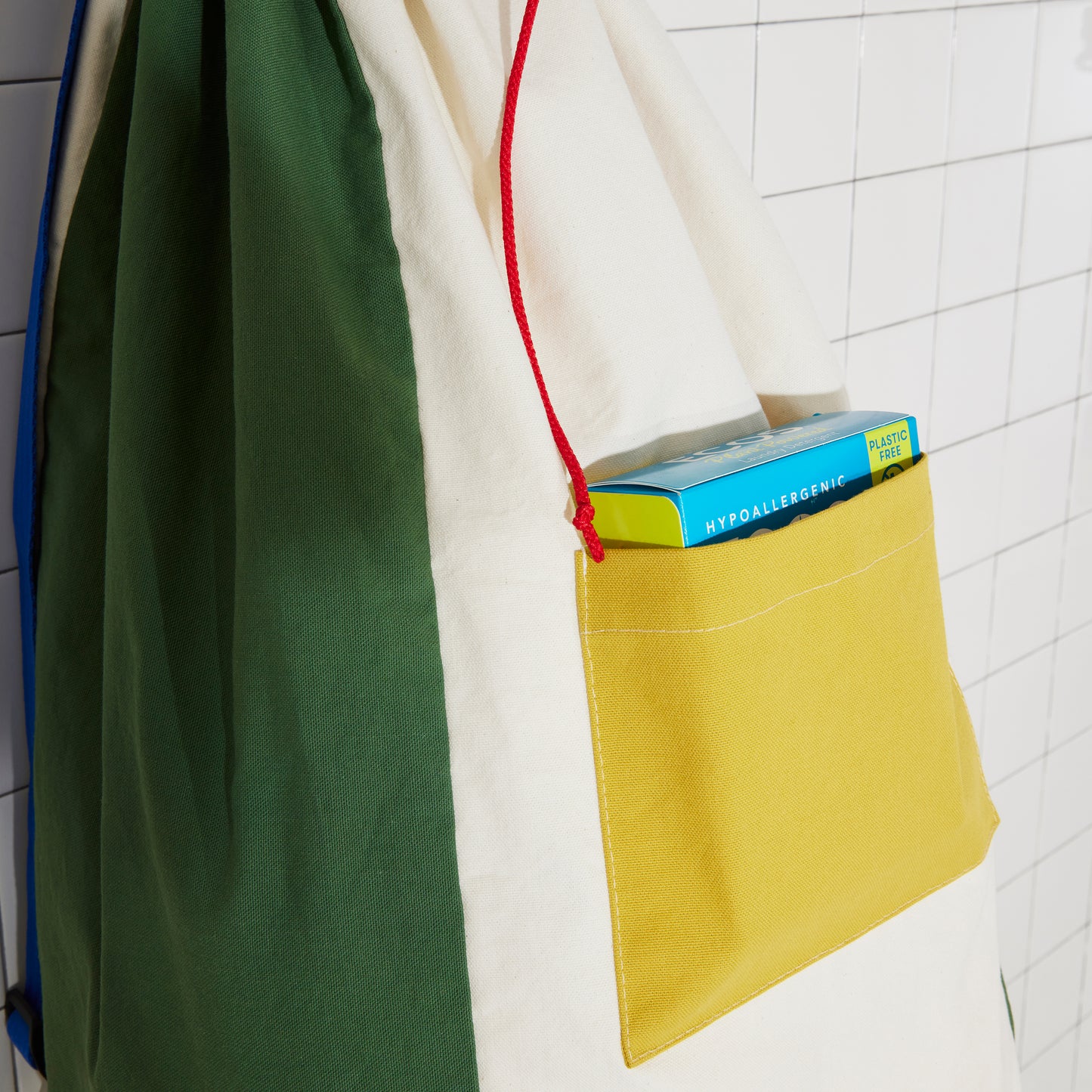 Re:Canvas Laundry Bag Pine detail view of front pocket