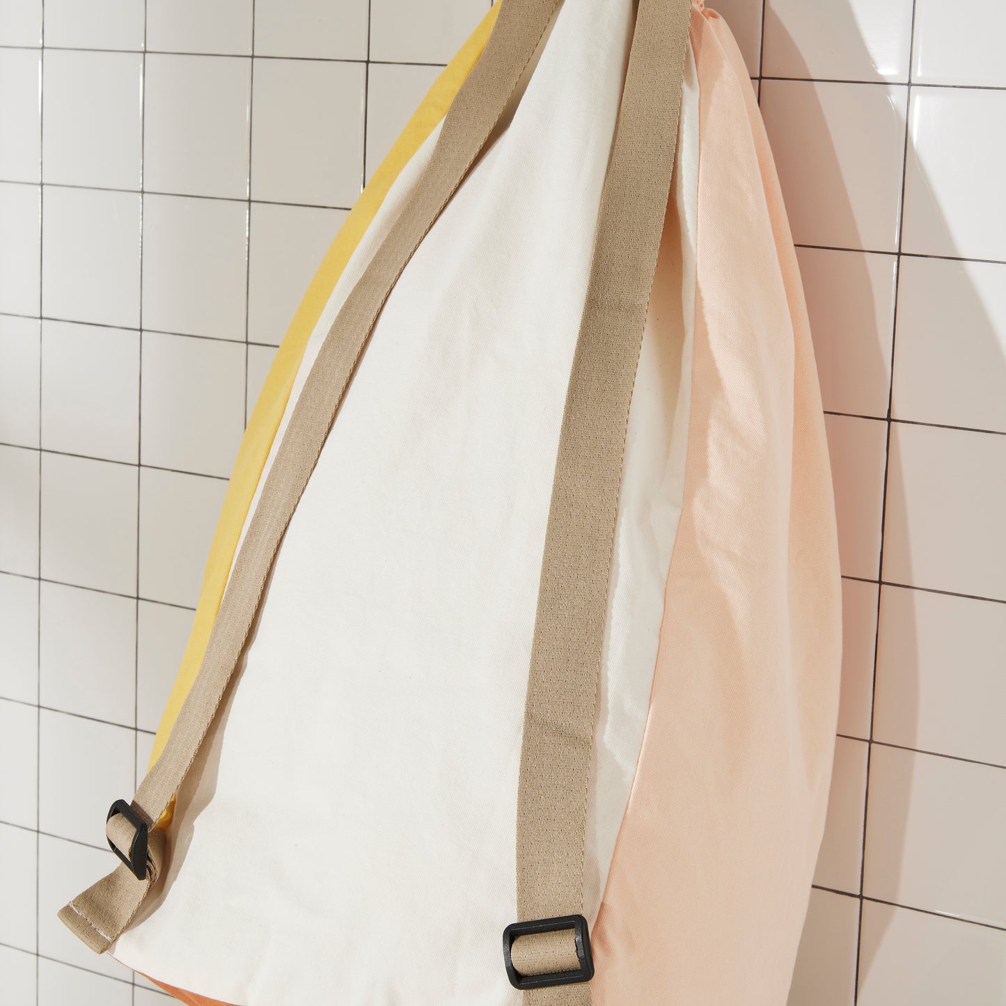 Re:Canvas Laundry Bag Clay detail view straps