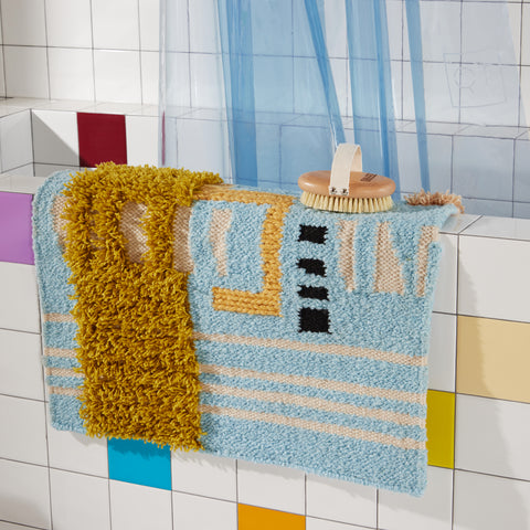The Color-Obsessed Set in Atlantic