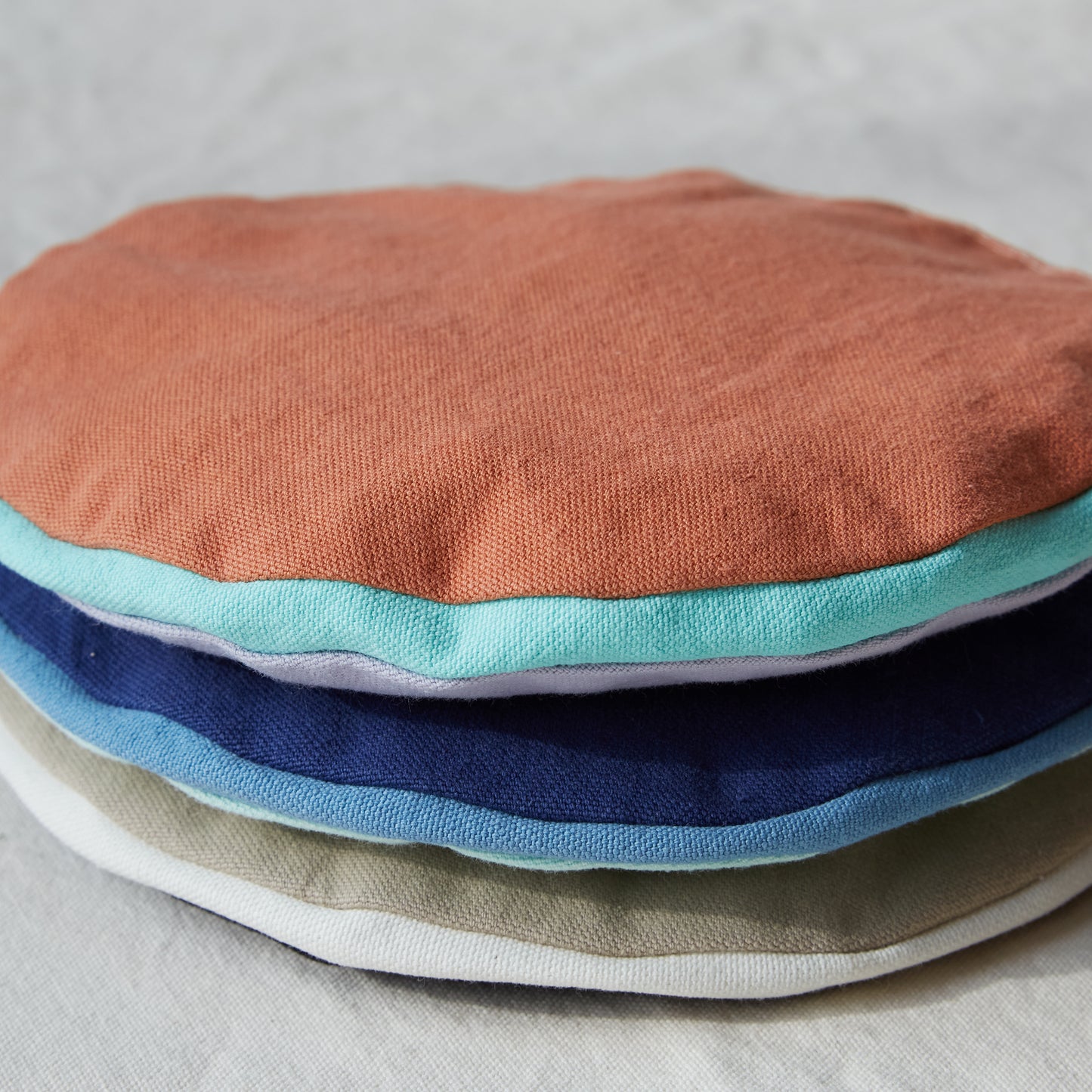 Re:Canvas Circle Pouch High stacked