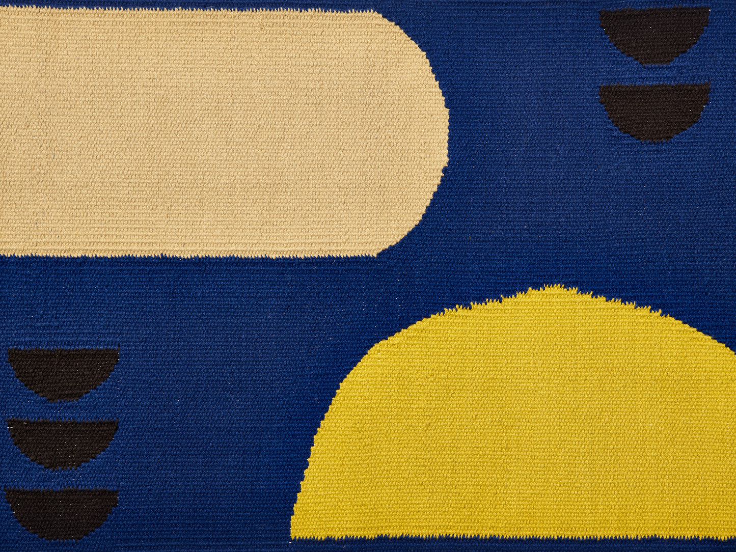 Arco Dusk Bath Rug close up view of mat texture