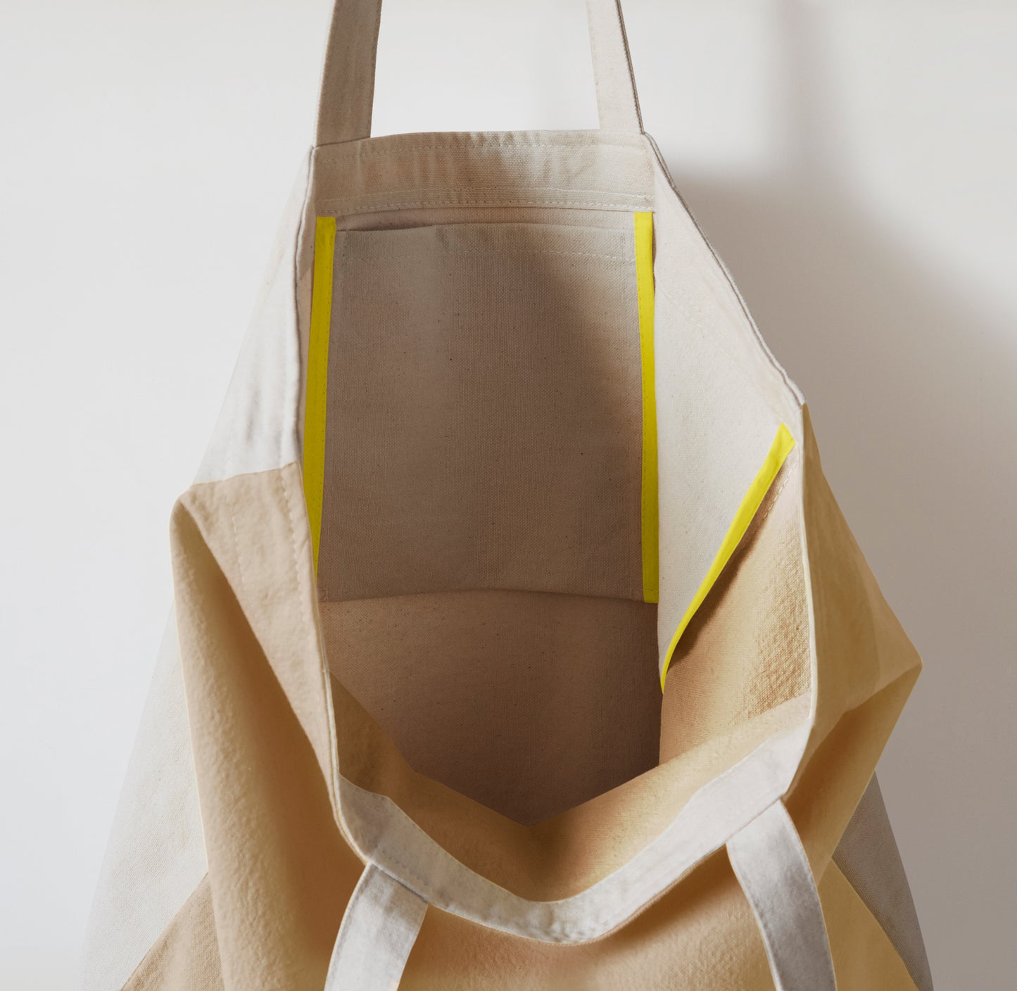Re:Canvas Tote Hidden Beach detail view of inside
