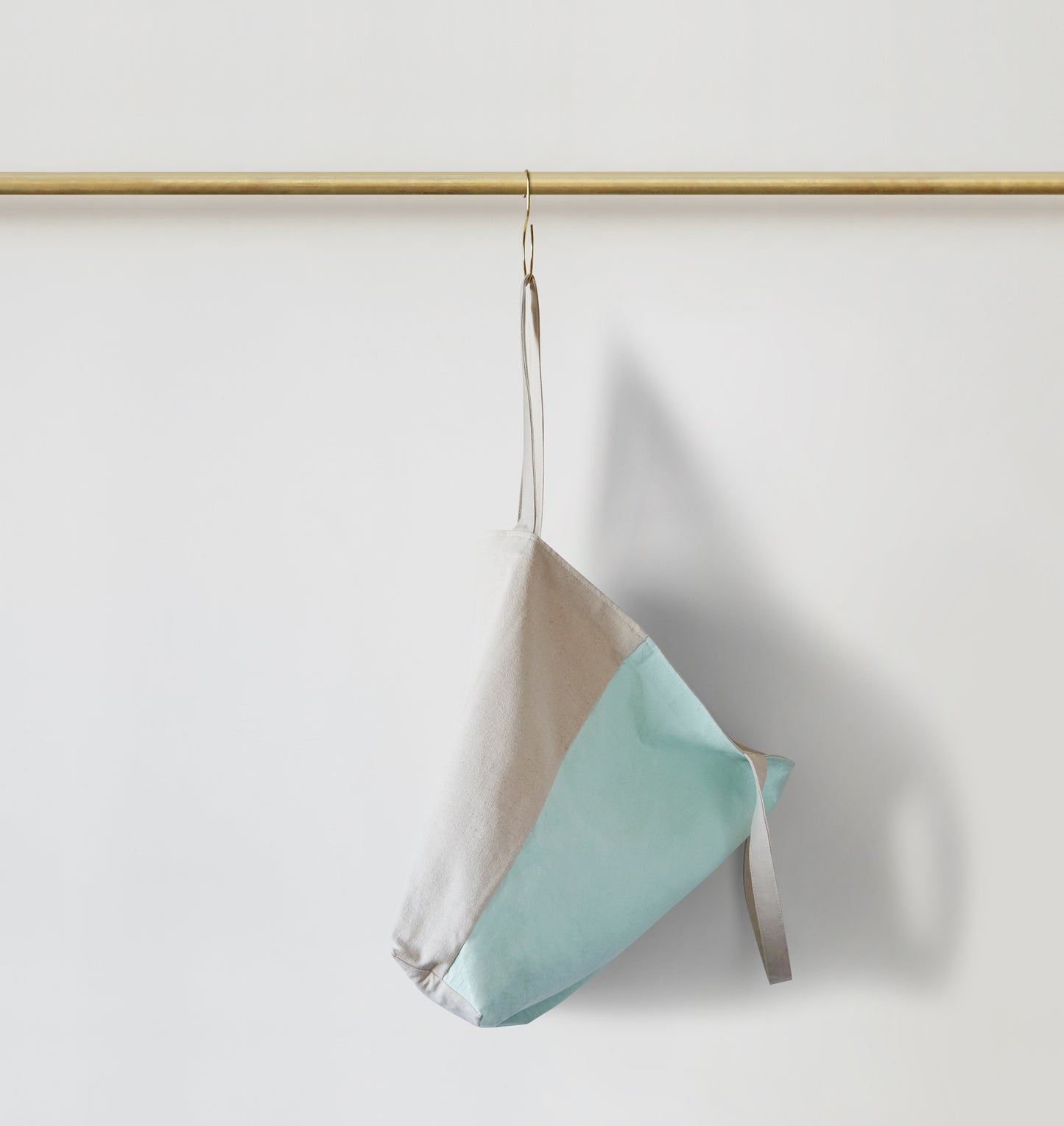 Re:Canvas Tote Mint side view hanging on rod