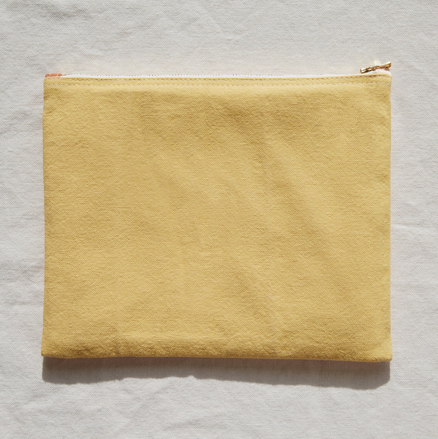 Re:Canvas Pouch Canyon Front view