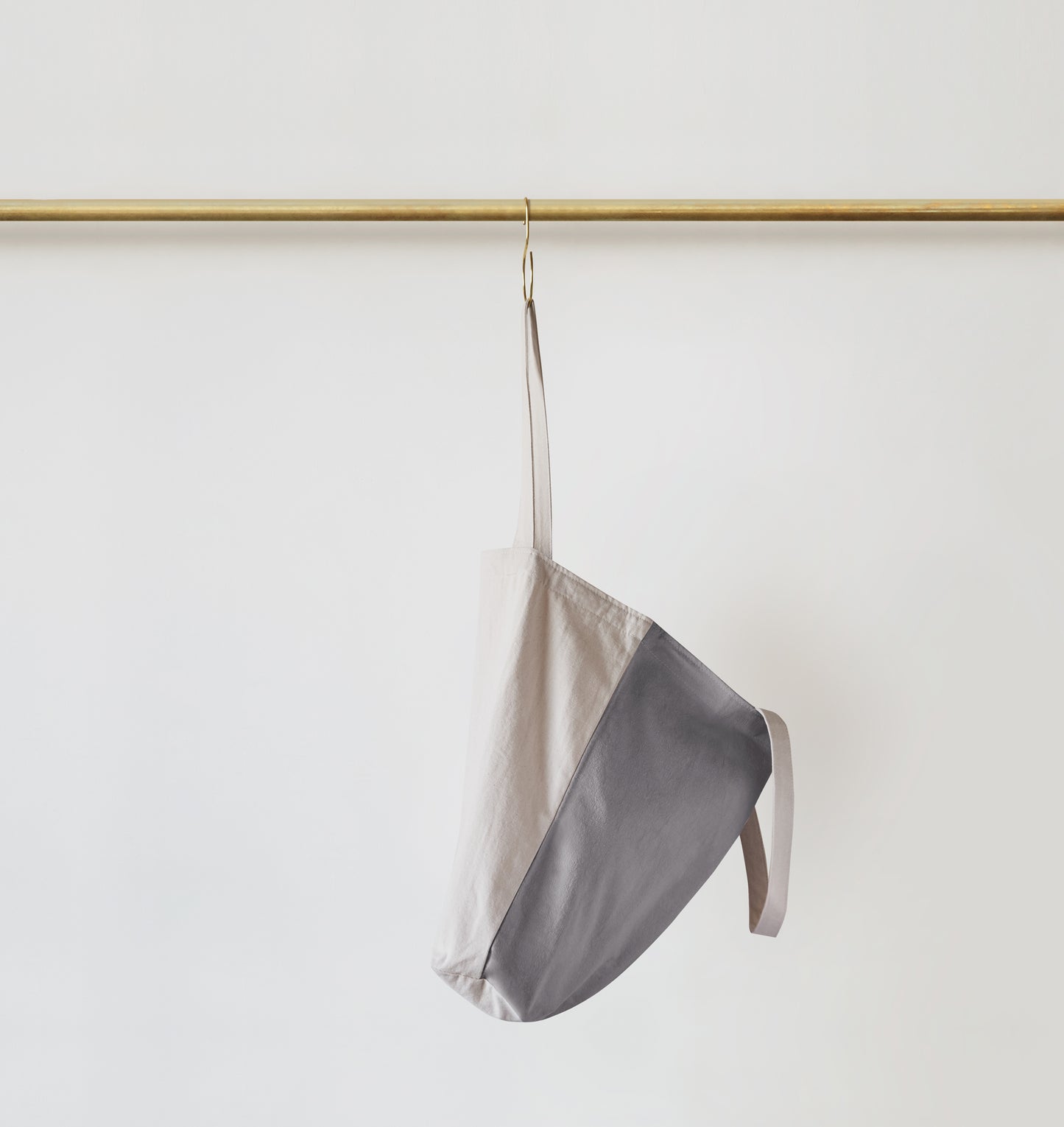 Re:Canvas Tote Driftwood side view hanging on rod