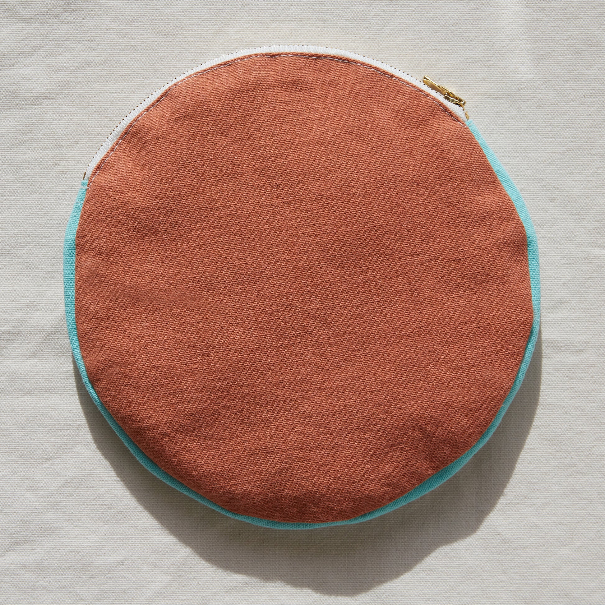 Re:Canvas Circle Pouch High front view