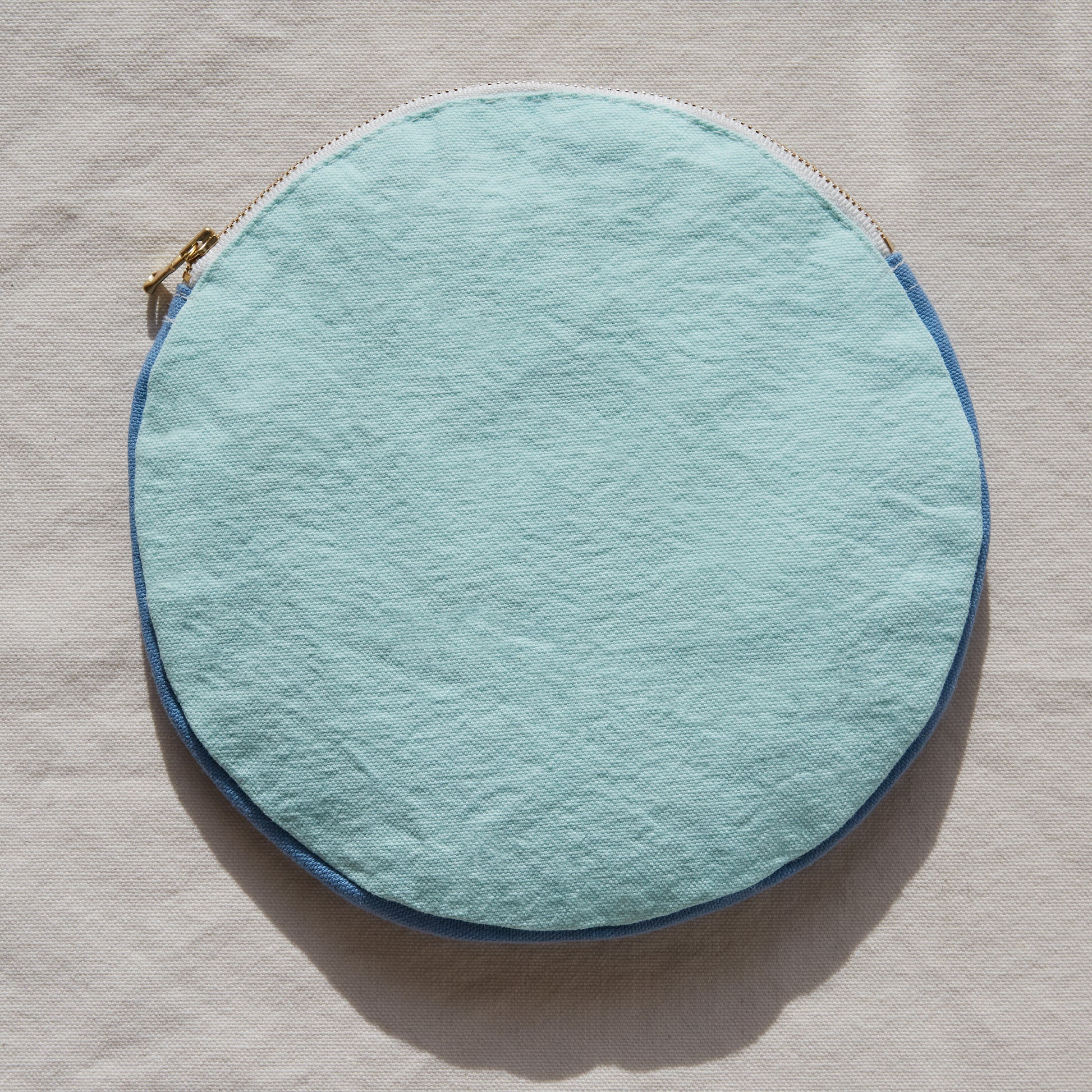 Re:Canvas Circle Pouch High front view